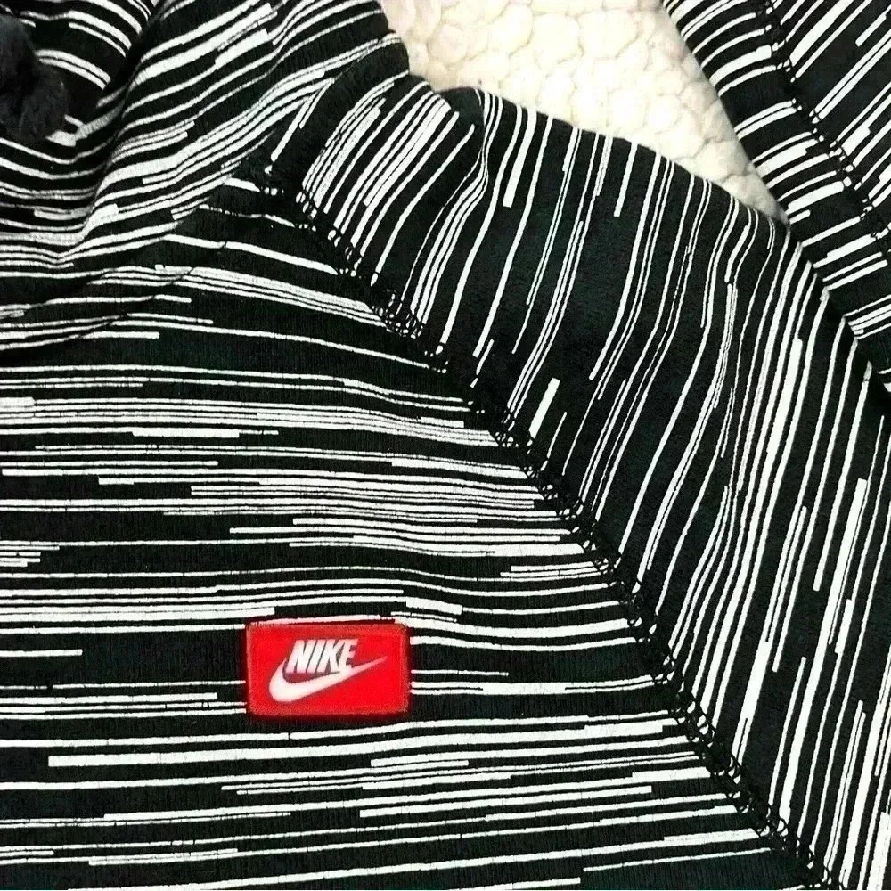 Nike AW77 FT AOP Speed Black/White Stripe Zip Kanga Pocket Hooded Jacket (L)‎